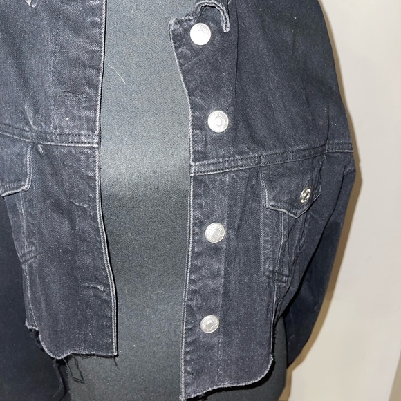 Zara ripped crop denim jacket - Picture 2 of 3